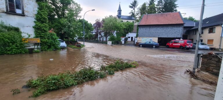 Heutige Unwetter sorgten wieder für überflutete Straßen im Kreisgebiet