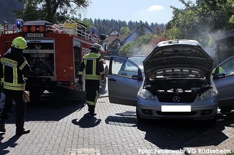 Brennendes Auto sorgte für Feuerwehreinsatz