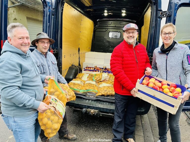 SPD spendete Kartoffeln und Äpfeln an die Tafel