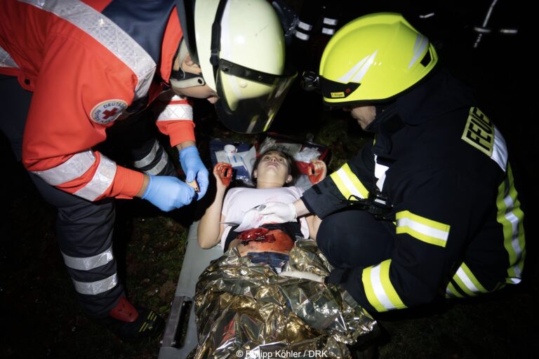 Erfolgreiche Jahresabschlussübung von Feuerwehren und Rotes Kreuz