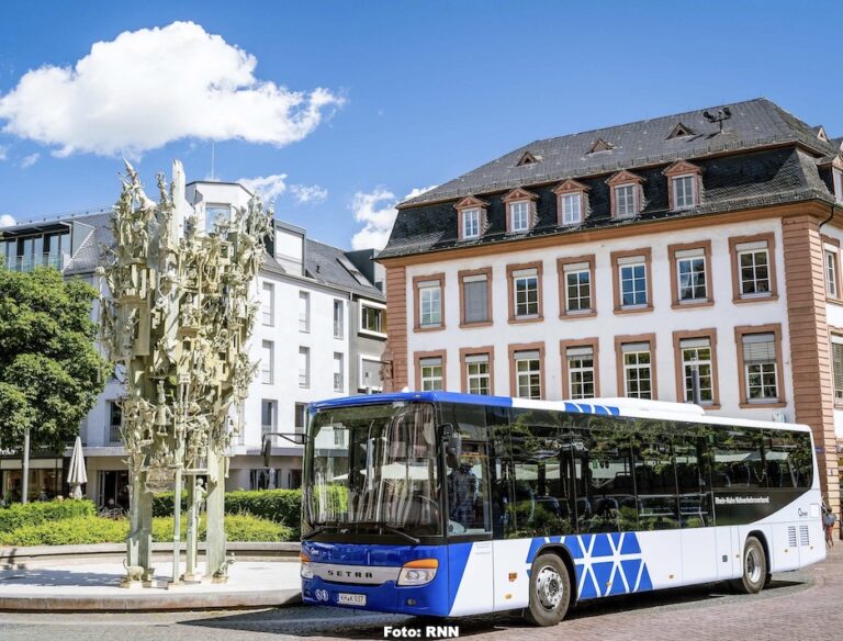 Mit Bus und Bahn an Fastnacht im RNN-Gebiet unterwegs