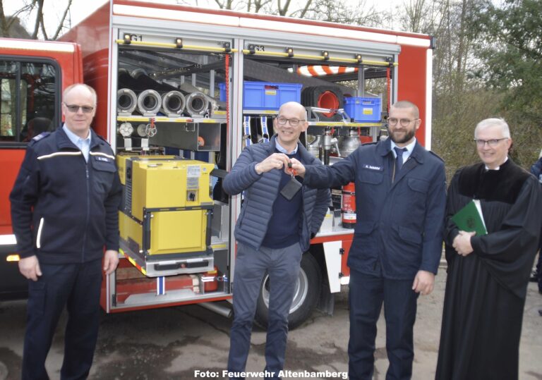 Feuerwehr Altenbamberg freut sich über neues Fahrzeug