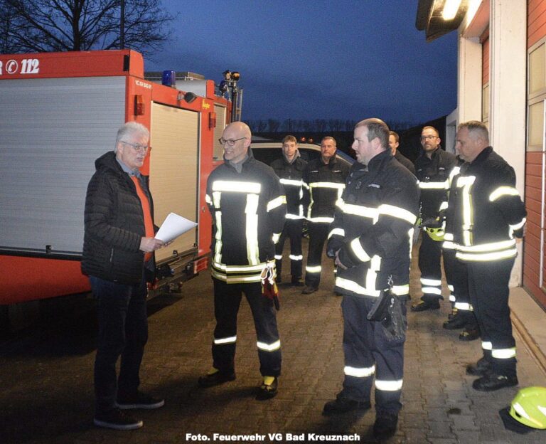 Bürgermeister Marc Ullrich in den Feuerwehrdienst verpflichtet