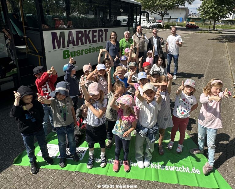 Vorschulkinder und Erstklässler lernten Sicherheitstipps rund um das Thema Busfahren