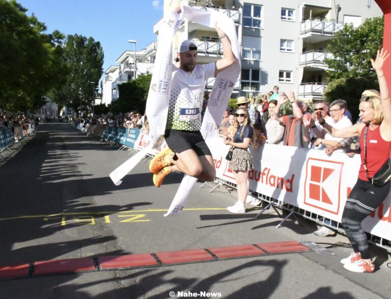 Neuer Teilnehmerrekord beim dm Firmenlauf Bad Kreuznach