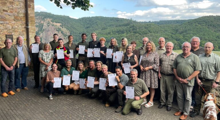 Jägerprüfungszeugnisse auf der Ebernburg überreicht