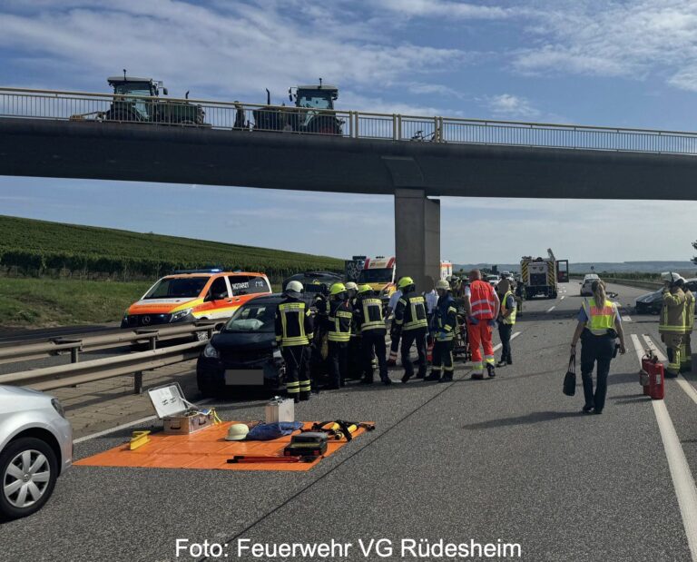 Vier Verletzte bei Unfall auf B 41