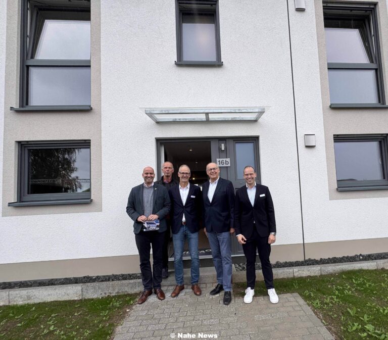 Neuer Wohnraum für Langenlonsheim: Musterhaus in der Gebgernstraße eröffnet