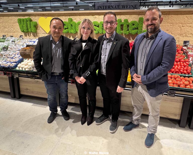 Große Freude: EDEKA-Karch-Markt in Rüdesheim ist eröffnet