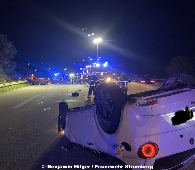 Drei Verletzte bei Unfall auf der A61