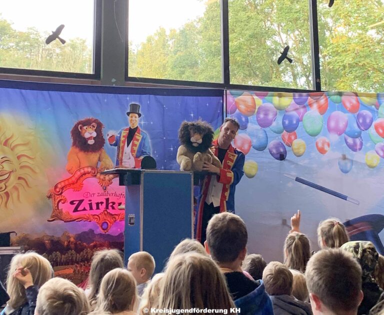 Kinder freuten sich über Zaubershows der Kreisjugendförderung