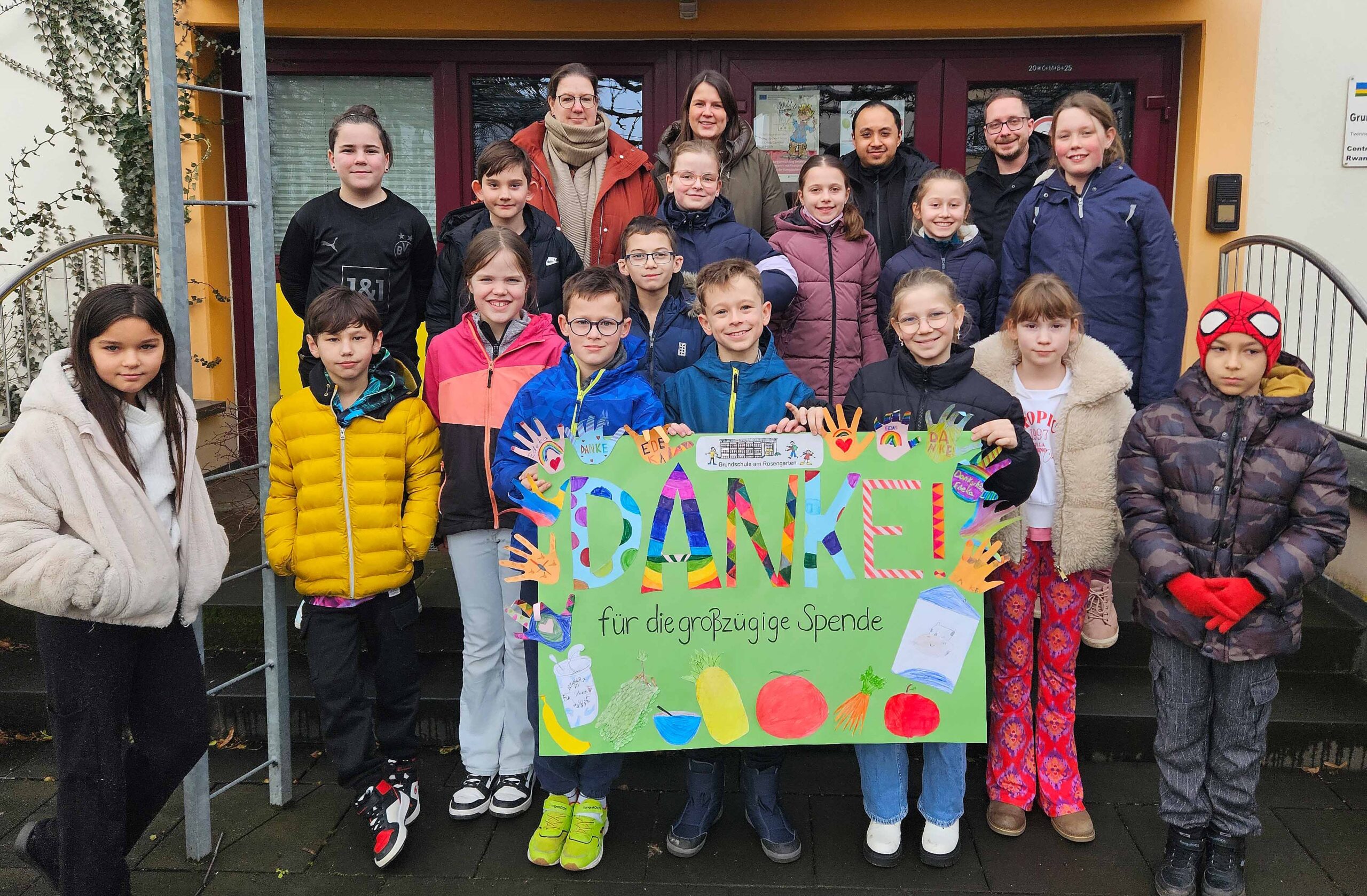 Grundschulkinder-bedankten-sich-bei-Edeka-Karch-f-r-ein-leckeres-Fr-hst-ck