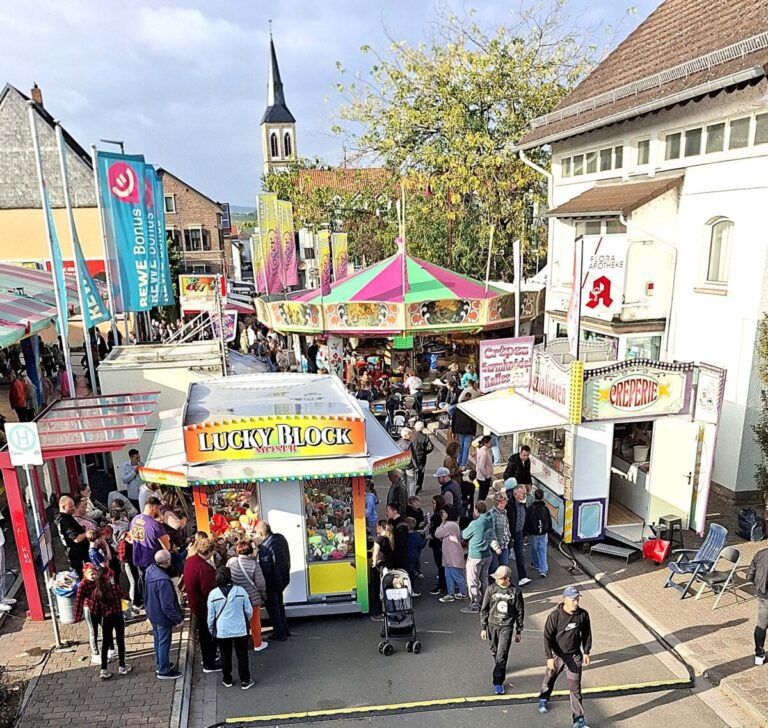 Vier Tage Kerbespaß rund um das Langenlonsheimer Rathaus ab 25. September 2026